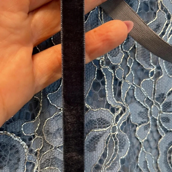 White House black market sleeveless high neck top - Picture 3 of 10